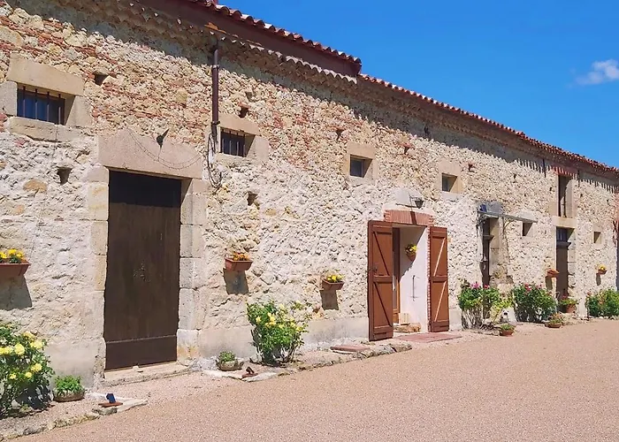 Hébergement de vacances Grand De Charme 190 M2 Avec Billard, Jardin Et Cheminée- Idéal Familles Ou Entre Amis - Proche Canal Du Midi *